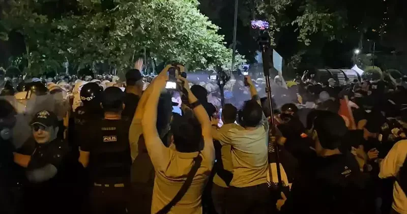 Saraçhane de polise yabancı madde atan göstericiler gözaltına alındı