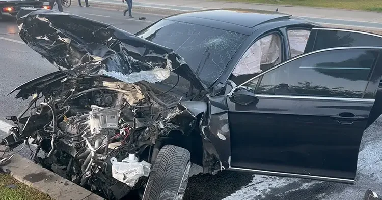Kartal’da feci kaza: 1’i ağır 3 yaralı