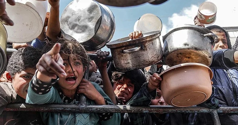 İsrail Gazze de yardım bekleyen sivilleri hedef aldı: 11 kişi öldü, 84 kişi yaralandı