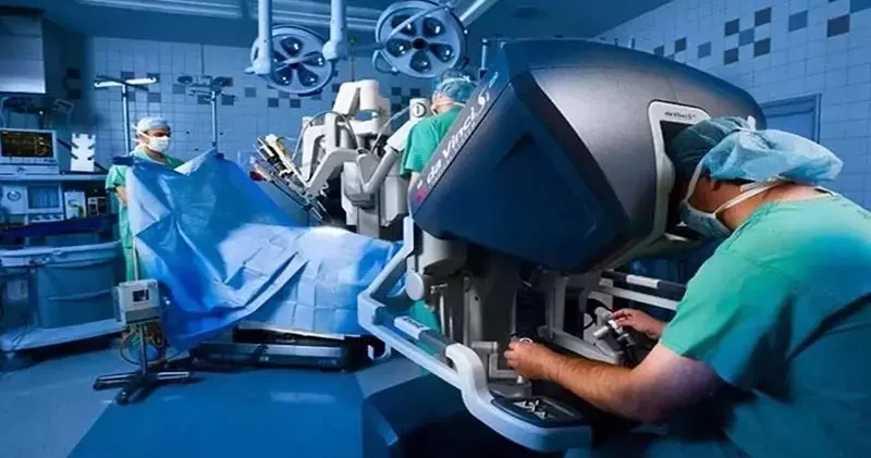 Çinli doktorlar, 5 bin kilometre uzaktan ameliyat yaptılar