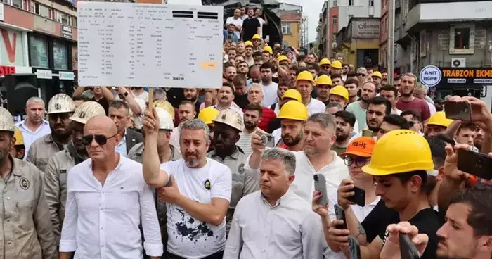 Zonguldak’ta madenciler çalışma ücretlerini protesto etti