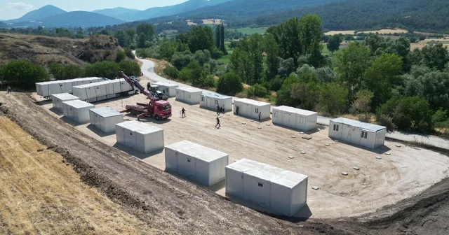 Bilecik te orman yangınlarından etkilenenler için konteyner kurulumları sürüyor Bilecik Haberleri
