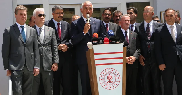 Bakan Ersoy: Terörsüz Türkiye ülkemizin önüne yepyeni kapılar açacak Hakkari Haberleri