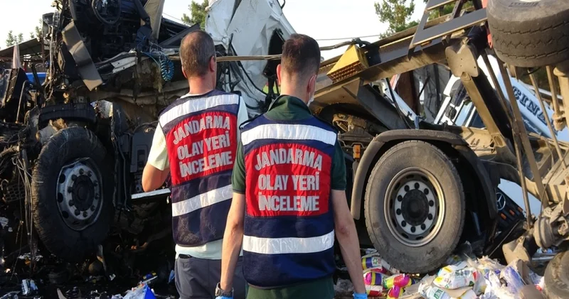 Feci kazada TIR’lar kafa kafaya girdi: 1 ölü 1 yaralı