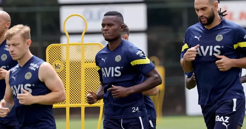Fenerbahçeli eski yıldızdan sürpriz imza! Hem antrenör oldu hem de oyuncu