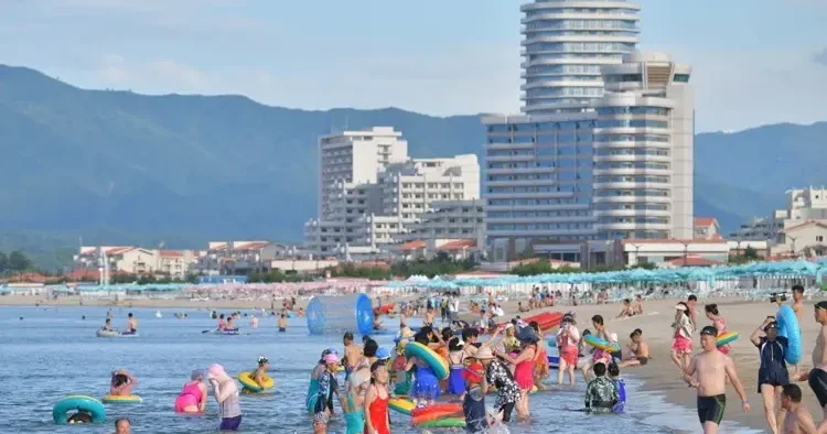 Kuzey Kore de bir ilk: Devasa turizm kompleksi açıldı