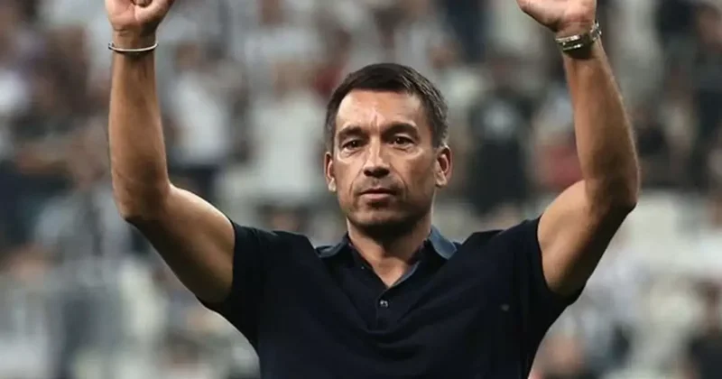 Beşiktaş tan ayrılan Giovanni van Bronckhorst, dünya devine imza attı