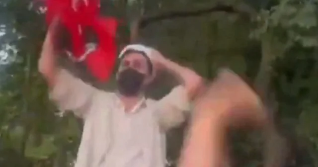 İmamoğlu için toplanan provokatörler sarık ve cübbeyle alay etti VİDEO İZLE