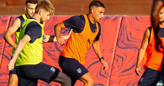 Başakşehir de yeni sezon hazırlıkları çift antrenmanla sürüyor Futbol Haberleri