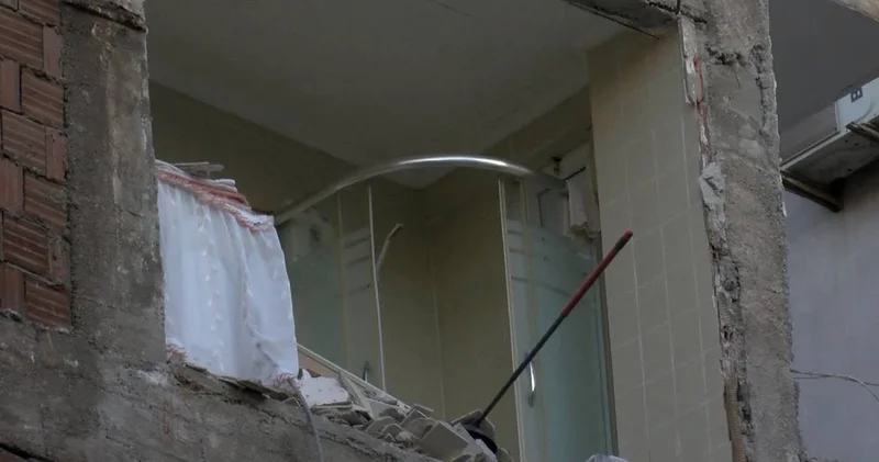 Ünlü oyuncunun evi yıkım çalışmasında zarar gördü: Banyosu açıkta kaldı