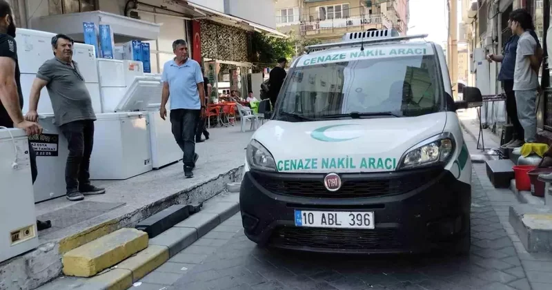 Denizli de Yaşlı Adam Terasta Ölü Bulundu