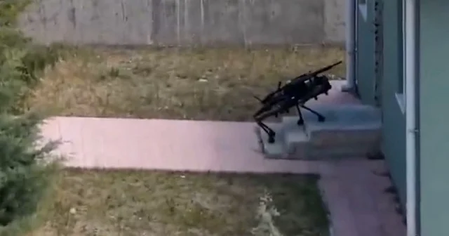 Özel Kuvvetler Komutanlığı’na yeni güç: ‘Eklem Bacaklı Silahlı Robot’ ilk kez tatbikatta görüldü VİDEO İZLE