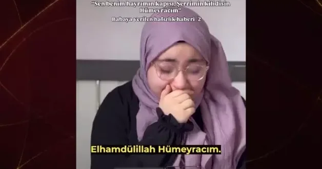 Genç kızdan babasına kalplere dokunan hafızlık müjdesi herkesi duygulandırdı