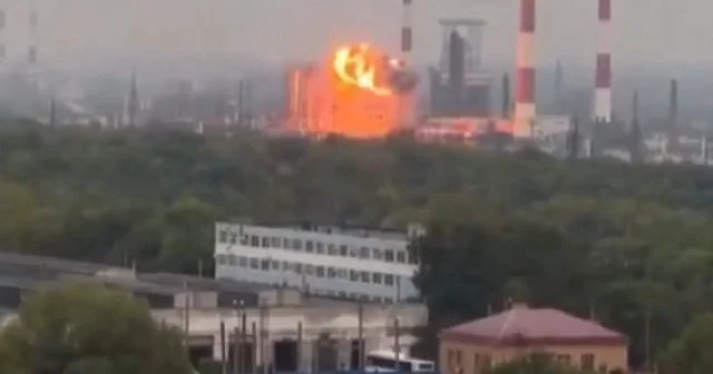 Ukrayna ordusu Rusya nın kritik tesislerine yeni saldırı dalgası başlattı VİDEO İZLE
