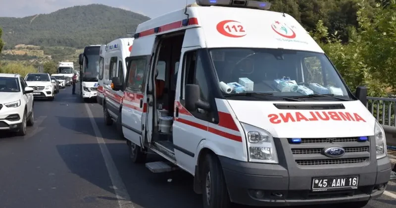 Manisa da otobüsle otomobil çarpıştı! Yaralılar var