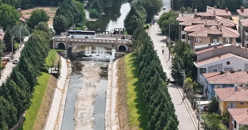 Eskişehir in simgesi Porsuk Çayı nın su seviyesi azaldı