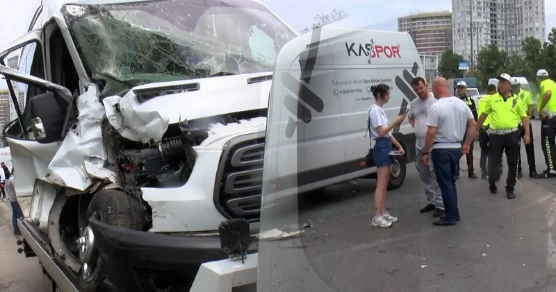 Yağmur davetiye çıkardı! Zincirleme kaza trafiği felç etti