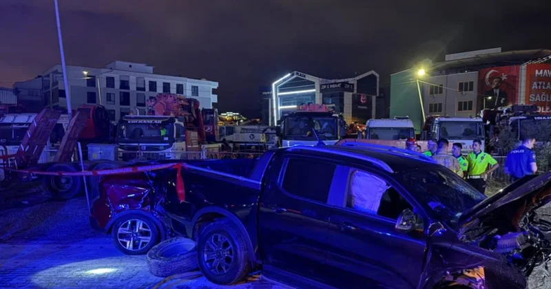 Bursa da otomobil ile hafif ticari araç çarpıştı: 2 ölü