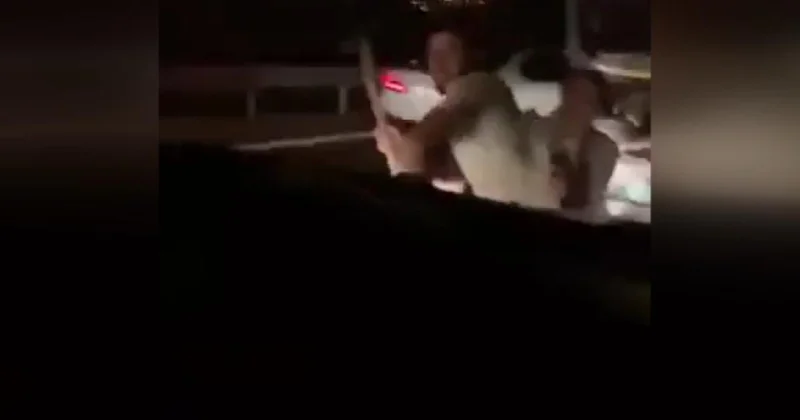 Ankara da trafikte otomobile baltayla saldıran 2 şüpheli yakalandı