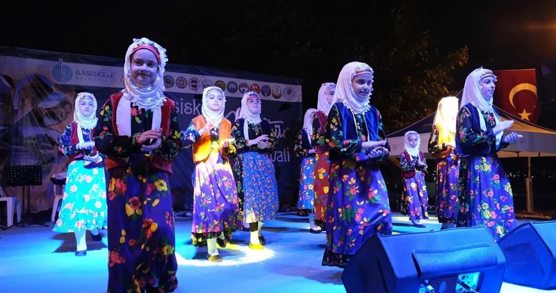 Başiskele’de yöresel kültürler festivalde buluştu