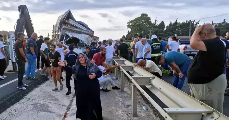 Tekirdağ da kamyon devrildi; 3 kardeşten 1 i öldü, diğerleri yaralı