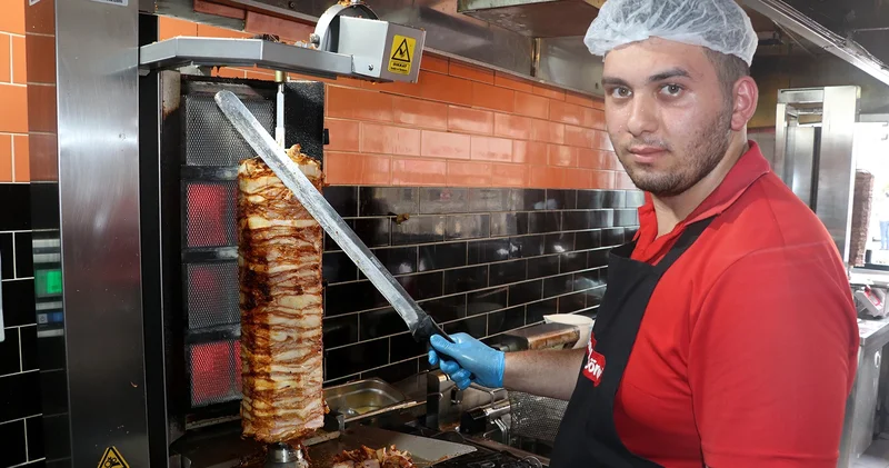 Antalya da döner ustalarının sıcak sınavı