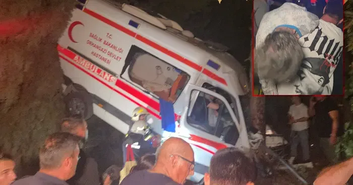 Feci kaza kamerada... Ambulans bahçeye uçtu! İçindeki hasta hayatını kaybetti!
