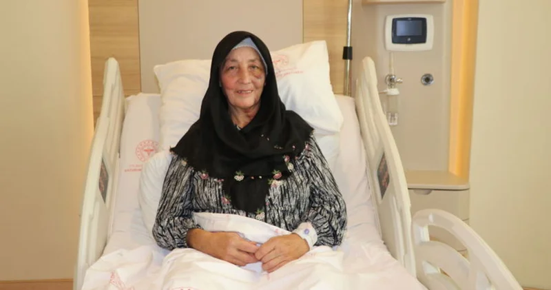 Konuşmayı unutturan tümörden uyanık ameliyat la kurtulup annesinin kaderini yaşamadı Haberler Sağlık Haberleri