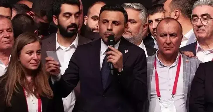 CHP İl Başkanı Özgür Çelik ve yönetimi görevden alındı