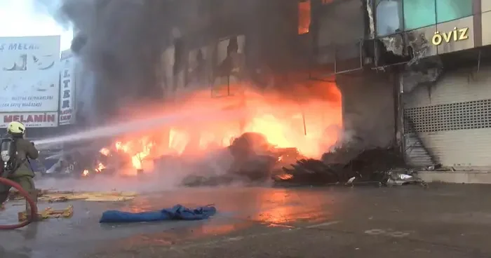 İSTOÇ ta korkutan yangın! Çok sayıda ekip harekete geçti