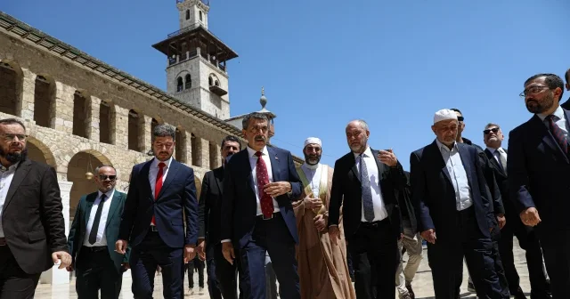 Bakan Tekin Şam Emevi Camii’nde VİDEO İZLE