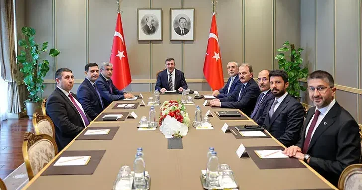 Cevdet Yılmaz, Azerbaycan Çalışma ve Halkın Sosyal Koruması Bakanı Aliyev ile görüştü