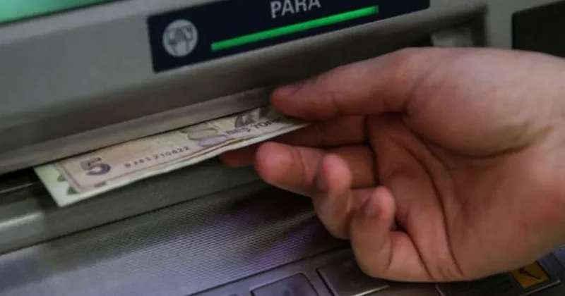 ATM’den paranız çıkmadıysa hemen uzaklaşmayın! Bankalar bile engel olamıyor Sözcü Gazetesi