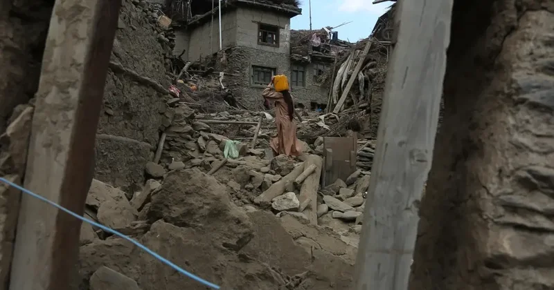 1400 den fazla can kaybı veren Afganistan da bir deprem daha