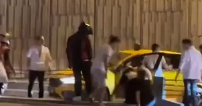 Yer: İstanbul! Ortalık bir anda savaş alanına döndü... Dört motosikletli kafasında kask parçaladı, meydan okumaya devam etti: Oğlum ben yıkılmam