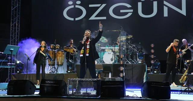 Şarkıcı Özgün Uğurlu, Eskişehir de konser verdi Eskişehir Haberleri