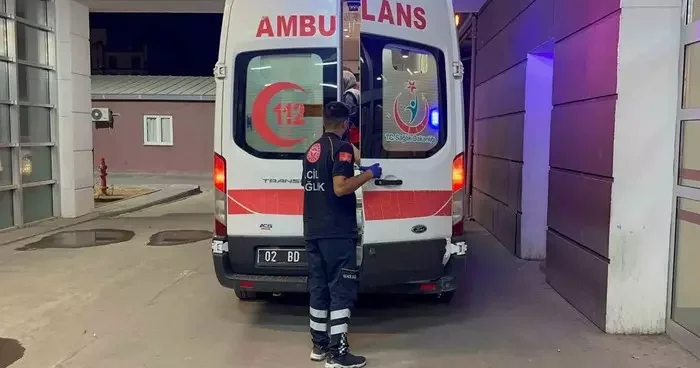 Rögar çukuruna düşen motosikletin sürücüsü ağır yaralandı