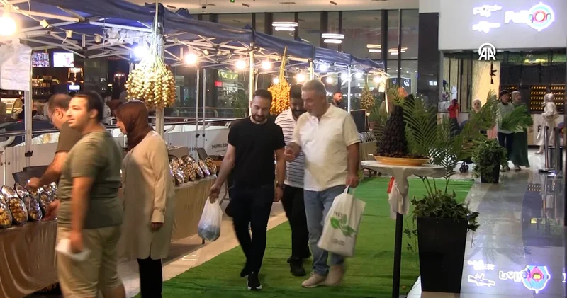 Kerkük te geleneksel hurma festivali