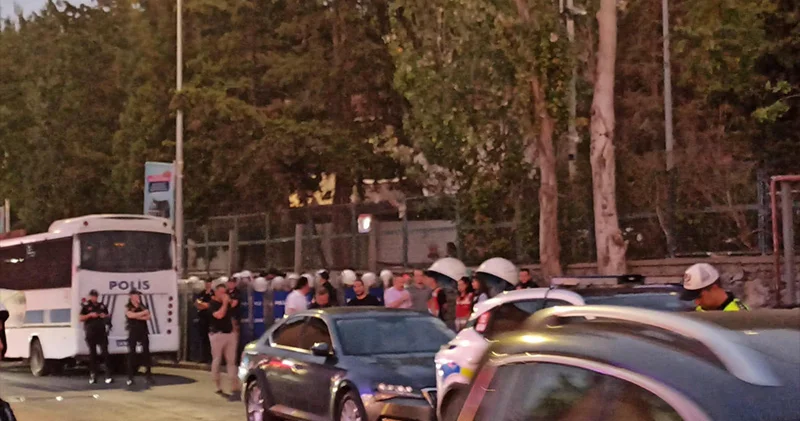 Boğaziçi Üniversitesi nde katledilen Hilal Özdemir protestosuna polis ablukası: Gözaltılar var