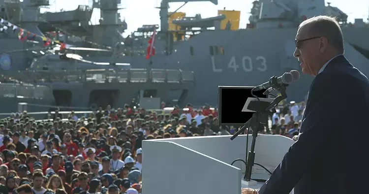 Fransızlar duyurdu! Türkiye nin Milli Uçak Gemisi bizi geride bırakacak