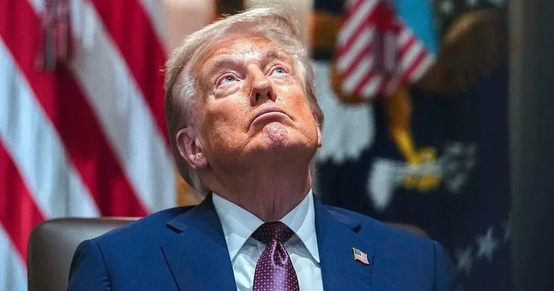 Donald Trump istifa mı ediyor? ABD de ortalığı karıştı, olağanüstü toplantı...