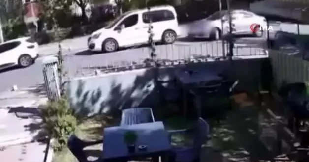 3 aracın karıştığı zincirleme kaza anı!
