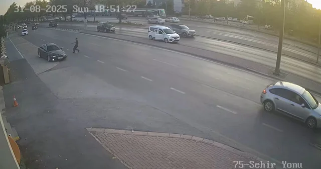 Drift atıp, polisten kaçan sürücü, otomobilinin lastiklerine ateş edilerek yakalandı Konya Haberleri
