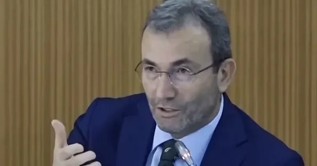 Ahmet Cin ‘100 milyon Euro nerede?’ diyerek CHP’li İBB yönetimine seslendi: Bir durağı 6 yıldır yapamıyorsunuz VİDEO İZLE
