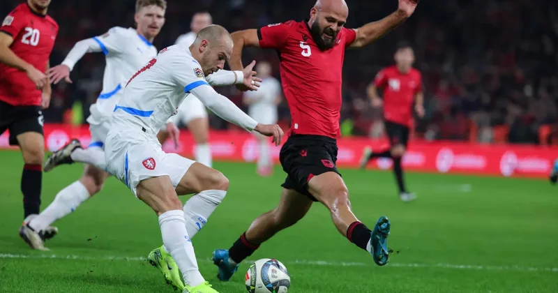 Dünyaca ünlü futbolcu Beşiktaş için İstanbul a geldi