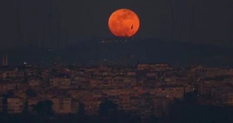 Ay tutulması ne zaman, saat kaçta? Kanlı ay tutulması Türkiye’den görülecek mi?