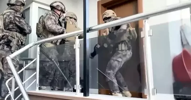 Suç örgütünün firari şüphelileri, saklandıkları bağ evinde yakalandı