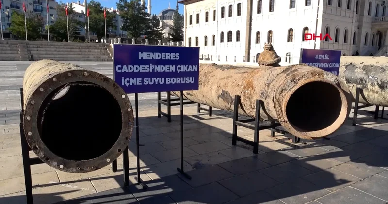 Sivas ta içme suyu boru değişimi yapıldı: Çürümüş borular meydanda sergilendi