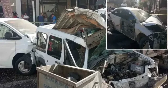 Freni patlayan mıcır yüklü hafriyat kamyonu ortalığı savaş alanına çevirdi Gündem Haberleri