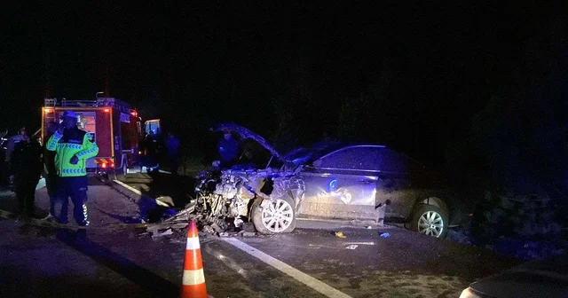 Eskişehir de 2 otomobil çarpıştı; 1 ölü, 1 i AK Parti li milletvekili 4 yaralı Eskişehir Haberleri